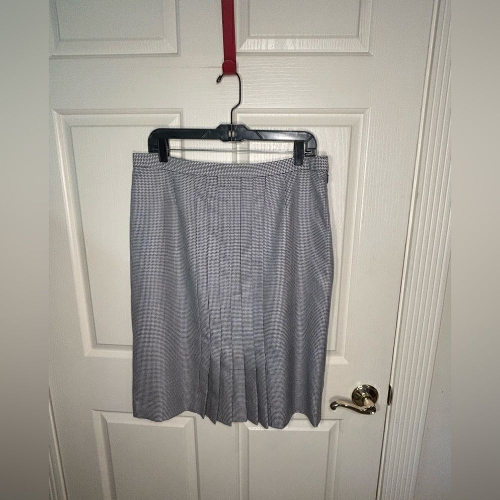 Badgley Mischka skirt